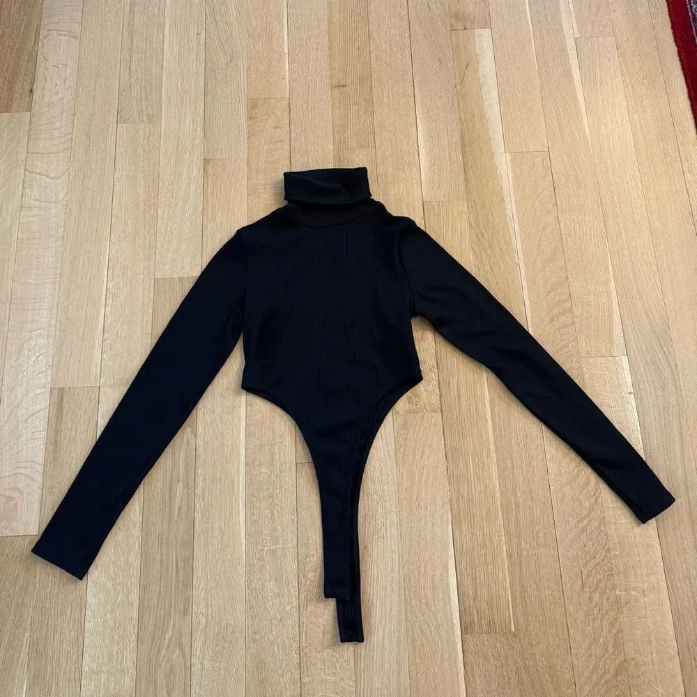 Zara Black Ribbed Knit bodysuit